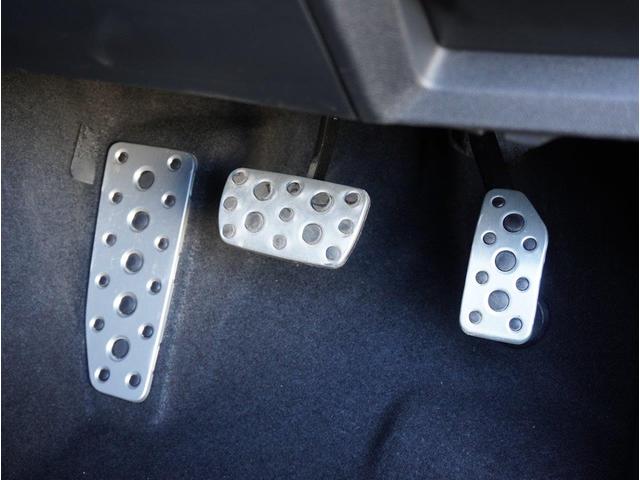 レヴォーグ ＳＴＩ　Ｓｐｏｒｔ　ＥｙｅＳｉｇｈｔ搭載車　フロントカメラ・左サイドカメラ・レザーシート・オートエアコン・パドルシフト機能・電動リヤゲート・１８インチアルミホイール（24枚目）