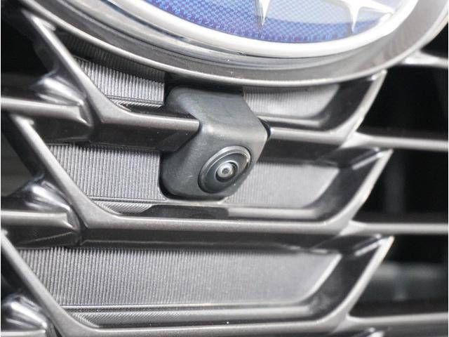 �t�����g�O�����ɑ������ꂽ�J�����̉f�����f�B�X�v���C�ɕ\���B���Ԃ̑O���̗l�q���m�F�ł��A���ʂ��̈��������_�⒓�ԁE���i���Ȃǂ̑O���m�F���T�|�[�g���܂��B