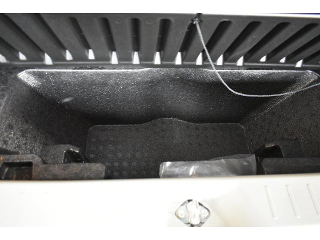 �T�u�g�����N�t�ł��̂Ő�ԓ����H��̎��[�ɕ֗��ł��B