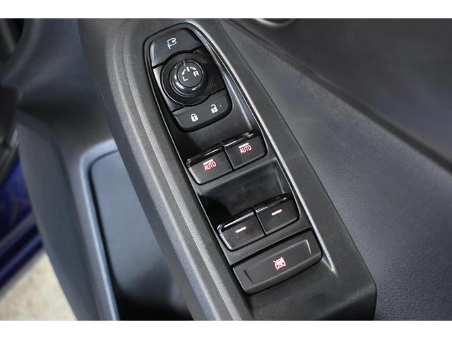 インプレッサ ＳＴ　フロントカメラ・両サイドカメラ・デジタルマルチビューモニター・オート機能付エアコン・パドルシフト機能・フロントシートヒーター・ステアリングヒーター・１７インチアルミホイール（35枚目）