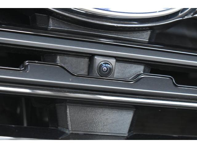 �t�����g�O�����ɑ������ꂽ�J�����̉f�����f�B�X�v���C�ɕ\���B���Ԃ̑O���̗l�q���m�F�ł��A���ʂ��̈��������_�⒓�ԁE���i���Ȃǂ̑O���m�F���T�|�[�g���܂��B