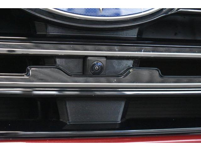 �t�����g�O�����ɑ������ꂽ�J�����̉f�����f�B�X�v���C�ɕ\���B���Ԃ̑O���̗l�q���m�F�ł��A���ʂ��̈��������_�⒓�ԁE���i���Ȃǂ̑O���m�F���T�|�[�g���܂��B