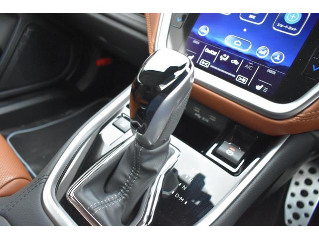 �V�t�g���o�[�͂k���^�̃V�t�g�`�F���W�ɂȂ��Ă��܂��āA�c�����W���s�ŁA�E���փ����W��؂�ւ��Ē������ŁA�}�j���A�����[�h�ł̑��s���y������Œ����܂��B