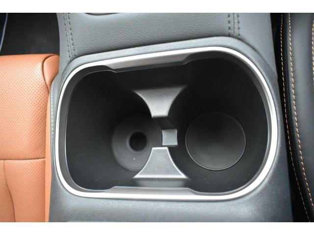 �t�����g�J�b�v�z���_�[�����y�b�g�{�g���Ȃǂ��u�����Ƃ��ł��܂��B