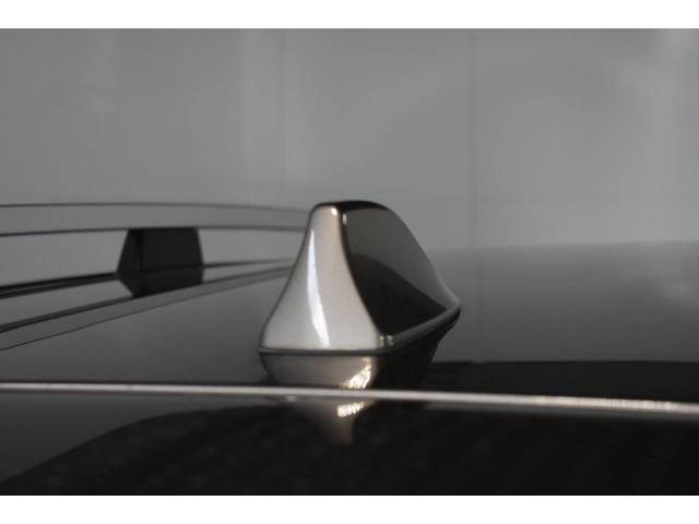 ���s�̃V���[�N�t�B�����W�I�A���e�i�́A�R���p�N�g�ɓZ�܂�܂��B