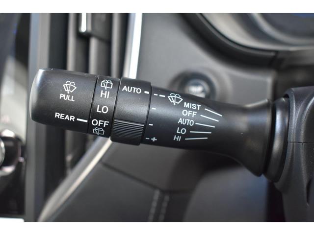 �J�H���m�����C�p�[�̓t�����g�K���X�㕔�̃Z���T�[���J�ʂ����m���A�J�̋����ɉ����āu�Ԍ��E�ᑬ�E�����v�������Ő؂�ւ���@�\�ł��B