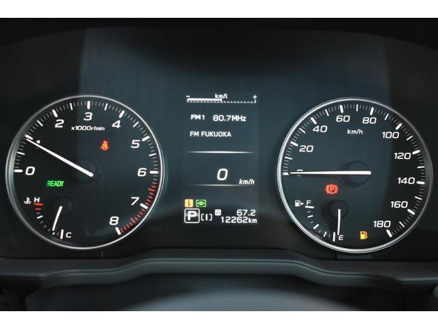 �u���b�N��̕����ՂƋ������̃����O���X�|�[�e�B���Ɛ�i�������o���郋�~�l�Z���g���[�^�[�ł�