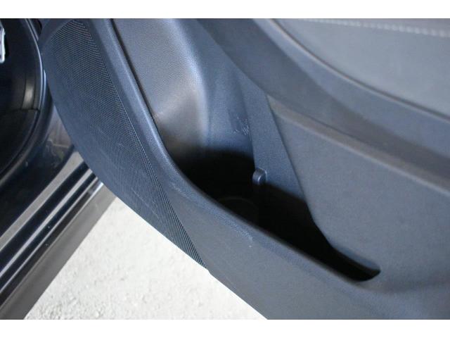 �h�A������ɂ͎��[�|�P�b�g���������܂��B