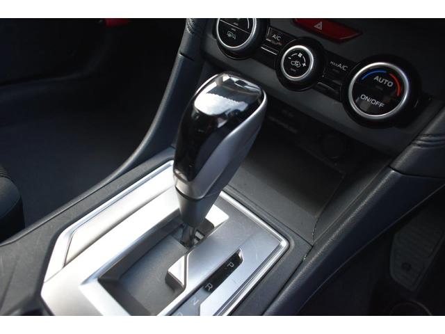 �V�t�g���o�[�͂k���^�̃V�t�g�`�F���W�ɂȂ��Ă��܂��āA�c�����W���s�ŁA�E���փ����W��؂�ւ��Ē������ŁA�}�j���A�����[�h�ł̑��s���y������Œ����܂��B