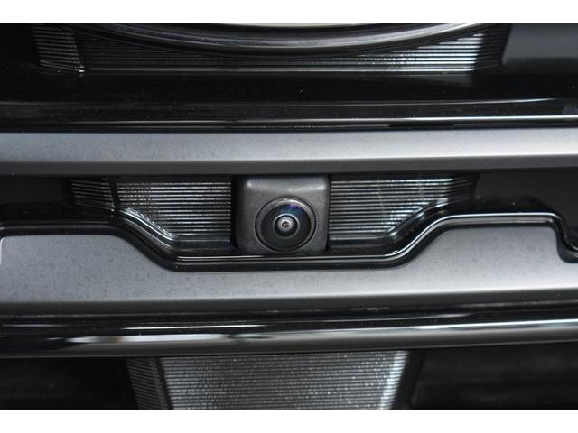 �t�����g�O�����ɑ������ꂽ�J�����̉f�����f�B�X�v���C�ɕ\���B���Ԃ̑O���̗l�q���m�F�ł��A���ʂ��̈��������_�⒓�ԁE���i���Ȃǂ̑O���m�F���T�|�[�g���܂��B