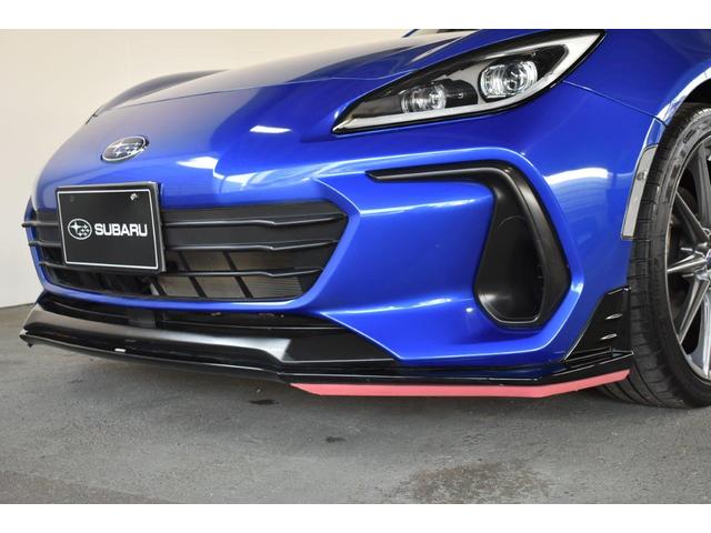 �t�����g�o���p�[�����ɗ�����C�𐮂��A�ڒn��������B�������̃n���h�����O�����m���ɂ��邾���łȂ��A�X�^�C�����O���������߂܂��B