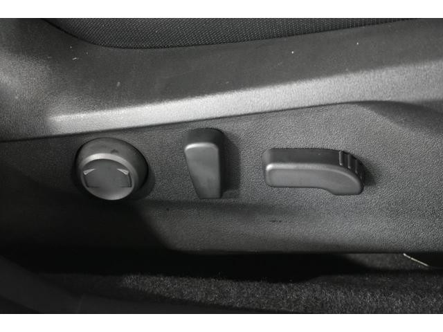 ���ʂƑO�[���̍����A�O��ʒu�A�w������p�x�̒�����d���ōs���܂��B���i�K�ōׂ����������邽�߁A�̊i�ɍ��킹���K�؂ȃ|�W�V�����ɐݒ�ł��܂��B�^�]�Ȃ̓����o�[�T�|�[�g�������\�ł�