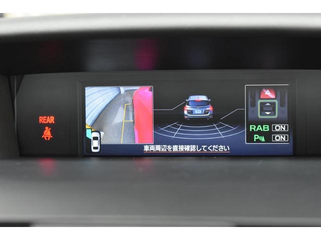 ����ȑ��h�A�~���[�ɑ������ꂽ�J�����̉f�����f�B�X�v���C�ɕ\���B