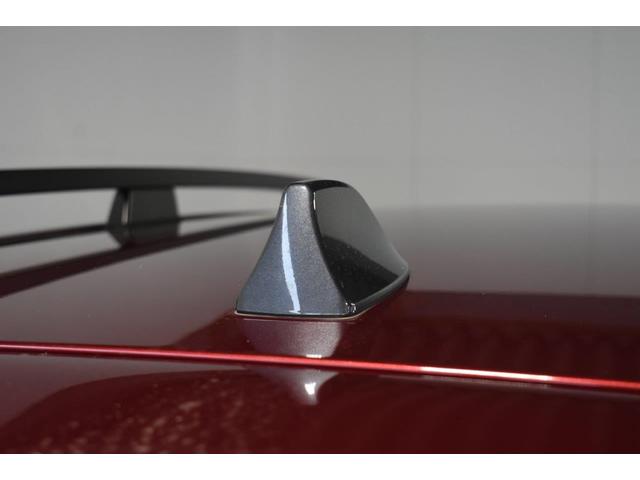 ���s�̃V���[�N�t�B�����W�I�A���e�i�́A�R���p�N�g�ɓZ�܂�܂��B