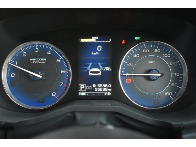 �u���b�N��̕����ՂƋ������̃����O���X�|�[�e�B���Ɛ�i�������o���郋�~�l�Z���g���[�^�[�ł�