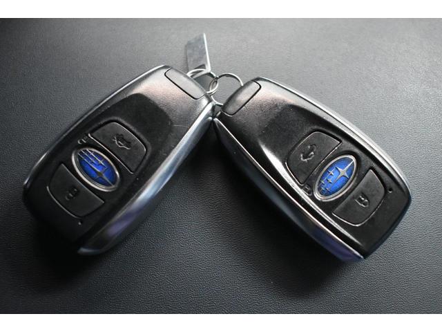 �X�}�[�g�L�[�t���Ȃ̂ŁA�h�A���b�N��J���w�P�{�Ń^�b�`���邾���I�i���̋󂫕߂�L�[���X�{�^���͎g���܂���B�����w�����ɁA�G���W���������邾���łn�j�I�j