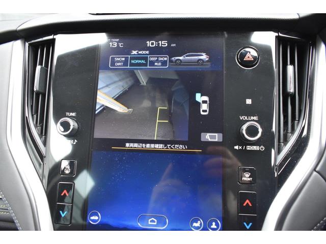 ����ȑ��h�A�~���[�ɑ������ꂽ�J�����̉f�����f�B�X�v���C�ɕ\���B