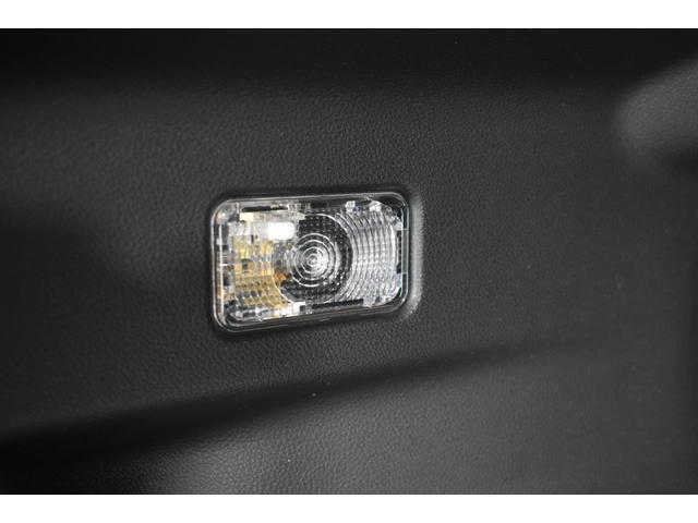 �g�����N�ɂ��Ɩ�������܂��B