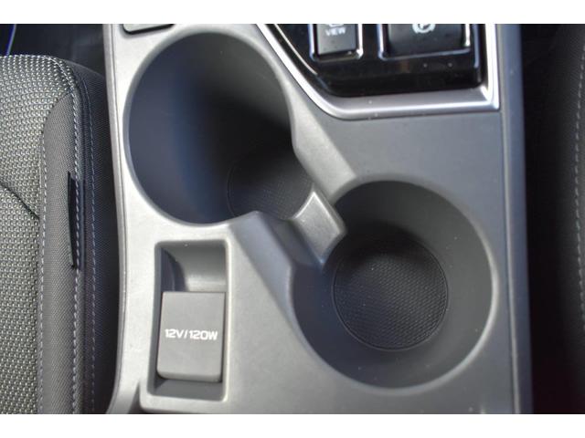 �^�]�ȁE����Ȃ���ł��肪�͂��₷���A�^�]�ȁA����ȁA�㕔���Ȃ̃h�A�|�P�b�g�����ɁA���ꂼ��J�b�v�z���_�[���ݒu����Ă��܂��B