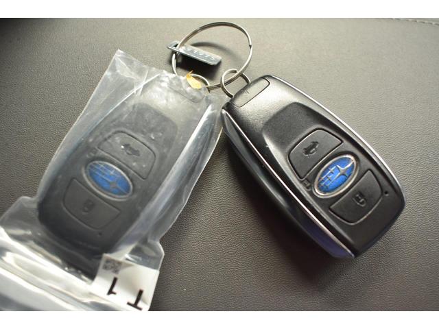 �X�}�[�g�L�[�t���Ȃ̂ŁA�h�A���b�N��J���w�P�{�Ń^�b�`���邾���I�i���̋󂫕߂�L�[���X�{�^���͎g���܂���B�����w�����ɁA�G���W���������邾���łn�j�I�j