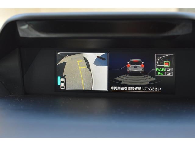 ����ȑ��h�A�~���[�ɑ������ꂽ�J�����̉f�����f�B�X�v���C�ɕ\���B