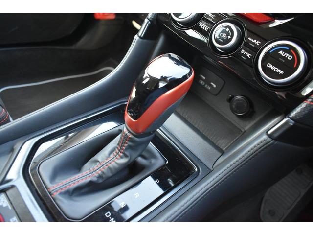 �V�t�g���o�[�͂k���^�̃V�t�g�`�F���W�ɂȂ��Ă��܂��āA�c�����W���s�ŁA�E���փ����W��؂�ւ��Ē������ŁA�}�j���A�����[�h�ł̑��s���y������Œ����܂��B