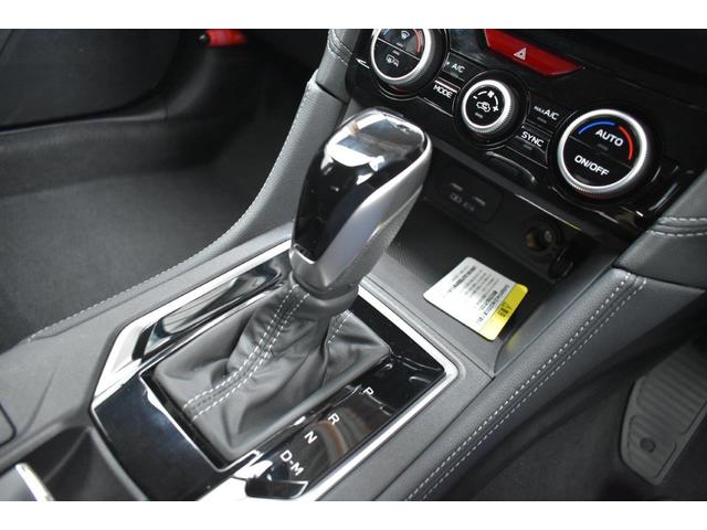 �V�t�g���o�[�͂k���^�̃V�t�g�`�F���W�ɂȂ��Ă��܂��āA�c�����W���s�ŁA�E���փ����W��؂�ւ��Ē������ŁA�}�j���A�����[�h�ł̑��s���y������Œ����܂��B