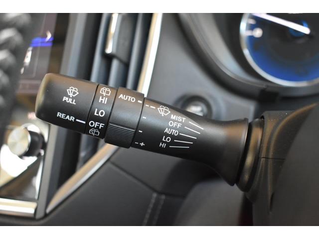 �J�H���m�����C�p�[�̓t�����g�K���X�㕔�̃Z���T�[���J�ʂ����m���A�J�̋����ɉ����āu�Ԍ��E�ᑬ�E�����v�������Ő؂�ւ���@�\�ł��B