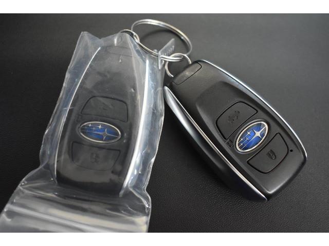 �X�}�[�g�L�[�t���Ȃ̂ŁA�h�A���b�N��J���w�P�{�Ń^�b�`���邾���I�i���̋󂫕߂�L�[���X�{�^���͎g���܂���B�����w�����ɁA�G���W���������邾���łn�j�I�j