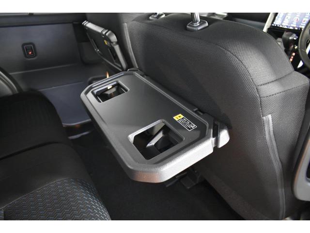 ��Ȃɂ͌y�H���Ƃ��g���[���������܂��B