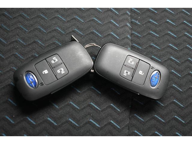 �X�}�[�g�L�[�t���Ȃ̂ŁA�h�A���b�N��J���w�P�{�Ń^�b�`���邾���I�i���̋󂫕߂�L�[���X�{�^���͎g���܂���B�����w�����ɁA�G���W���������邾���łn�j�I�j