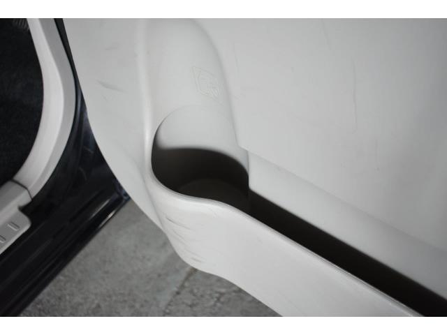 �h�A������ɂ͎��[�|�P�b�g���������܂��B