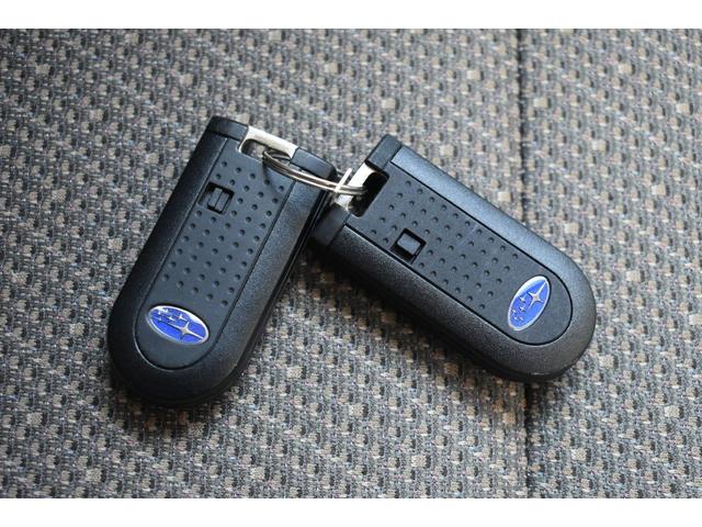 �X�}�[�g�L�[�t���Ȃ̂ŁA�h�A���b�N��J���w�P�{�Ń^�b�`���邾���I�i���̋󂫕߂�L�[���X�{�^���͎g���܂���B�����w�����ɁA�G���W���������邾���łn�j�I�j