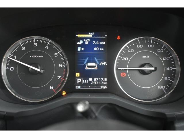 �u���b�N��̕����ՂƋ������̃����O���X�|�[�e�B���Ɛ�i�������o���郋�~�l�Z���g���[�^�[�ł�