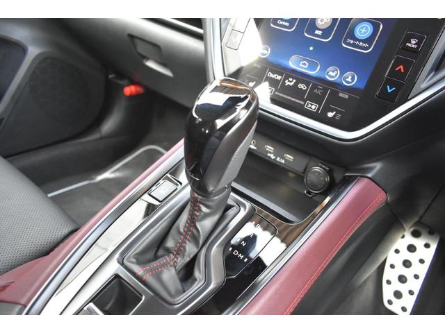 �V�t�g���o�[�͂k���^�̃V�t�g�`�F���W�ɂȂ��Ă��܂��āA�c�����W���s�ŁA�E���փ����W��؂�ւ��Ē������ŁA�}�j���A�����[�h�ł̑��s���y������Œ����܂��B