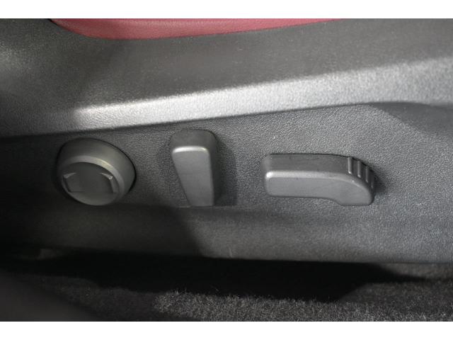 ���ʂƑO�[���̍����A�O��ʒu�A�w������p�x�̒�����d���ōs���܂��B���i�K�ōׂ����������邽�߁A�̊i�ɍ��킹���K�؂ȃ|�W�V�����ɐݒ�ł��܂��B�^�]�Ȃ̓����o�[�T�|�[�g�������\�ł�