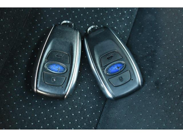 �X�}�[�g�L�[�t���Ȃ̂ŁA�h�A���b�N��J���w�P�{�Ń^�b�`���邾���I�i���̋󂫕߂�L�[���X�{�^���͎g���܂���B�����w�����ɁA�G���W���������邾���łn�j�I�j