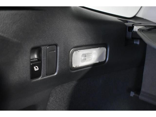 �g�����N�ɂ��Ɩ�������܂��B