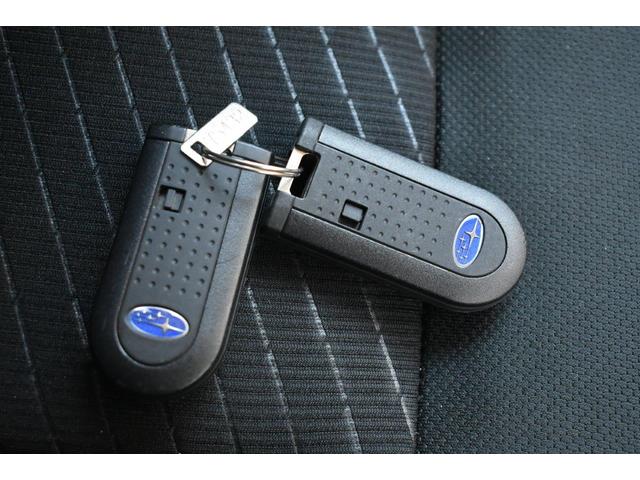 �X�}�[�g�L�[�t���Ȃ̂ŁA�h�A���b�N��J���w�P�{�Ń^�b�`���邾���I�i���̋󂫕߂�L�[���X�{�^���͎g���܂���B�����w�����ɁA�G���W���������邾���łn�j�I�j