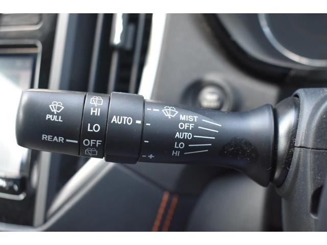 �J�H���m�����C�p�[�̓t�����g�K���X�㕔�̃Z���T�[���J�ʂ����m���A�J�̋����ɉ����āu�Ԍ��E�ᑬ�E�����v�������Ő؂�ւ���@�\�ł��B