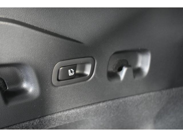 レヴォーグ ＳＴＩスポーツ　ＥＸ　ブラックインテリアセレクション　フロントカメラ・両サイドカメラ・オートエアコン・パドルシフト機能・電子制御ダンパー・デジタルマルチビューモニター　　・スマートリヤビューミラー・電動リヤゲート・１８インチアルミホイール（25枚目）