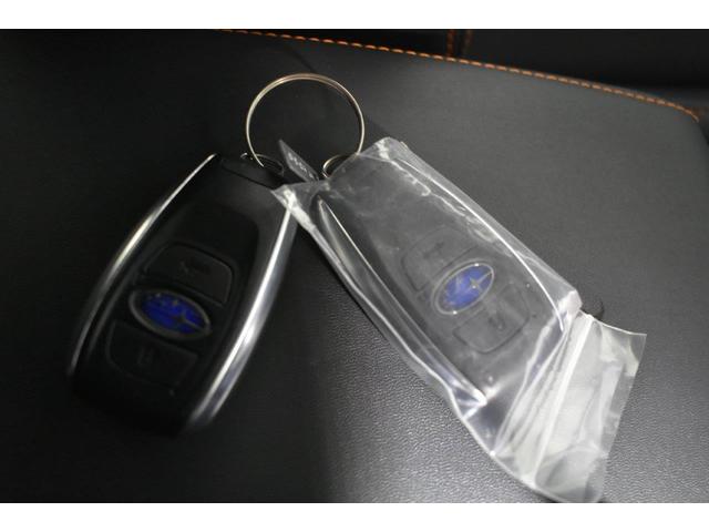 �X�}�[�g�L�[�t���Ȃ̂ŁA�h�A���b�N��J���w�P�{�Ń^�b�`���邾���I�i���̋󂫕߂�L�[���X�{�^���͎g���܂���B�����w�����ɁA�G���W���������邾���łn�j�I�j