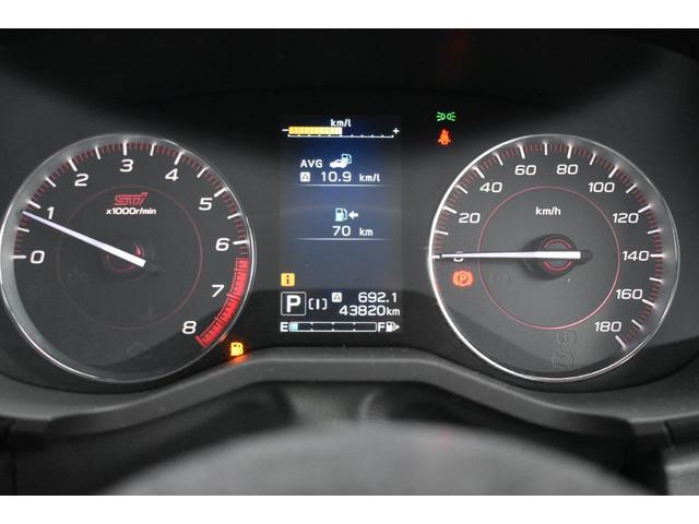 �u���b�N��̕����ՂƋ������̃����O���X�|�[�e�B���Ɛ�i�������o���郋�~�l�Z���g���[�^�[�ł�