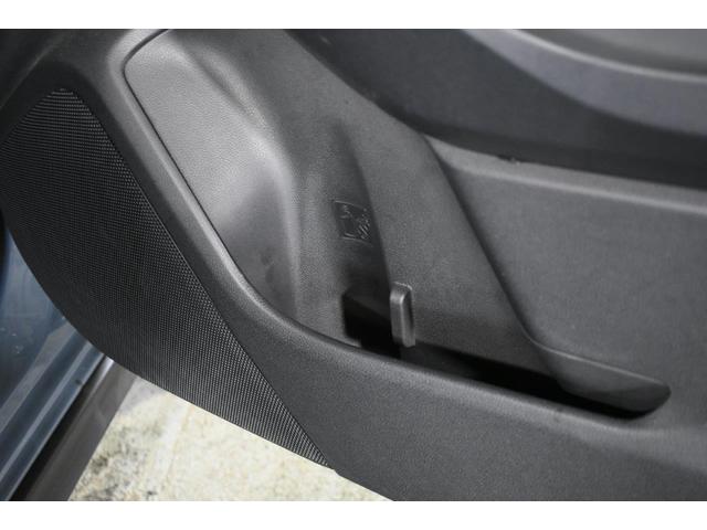 �h�A������ɂ͎��[�|�P�b�g���������܂��B