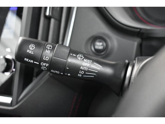 �J�H���m�����C�p�[�̓t�����g�K���X�㕔�̃Z���T�[���J�ʂ����m���A�J�̋����ɉ����āu�Ԍ��E�ᑬ�E�����v�������Ő؂�ւ���@�\�ł��B