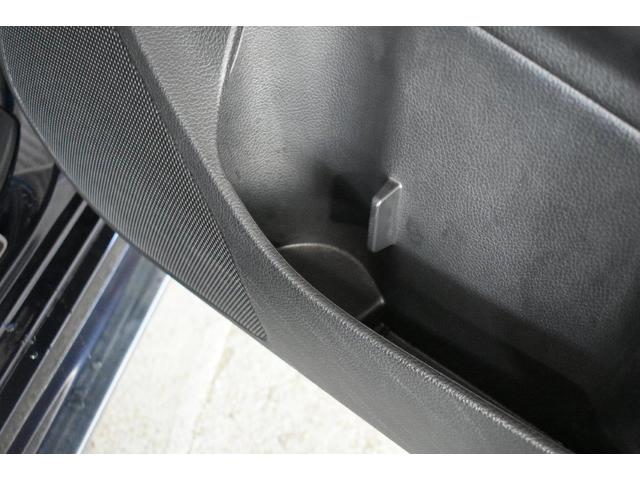 �h�A������ɂ͎��[�|�P�b�g���������܂��B