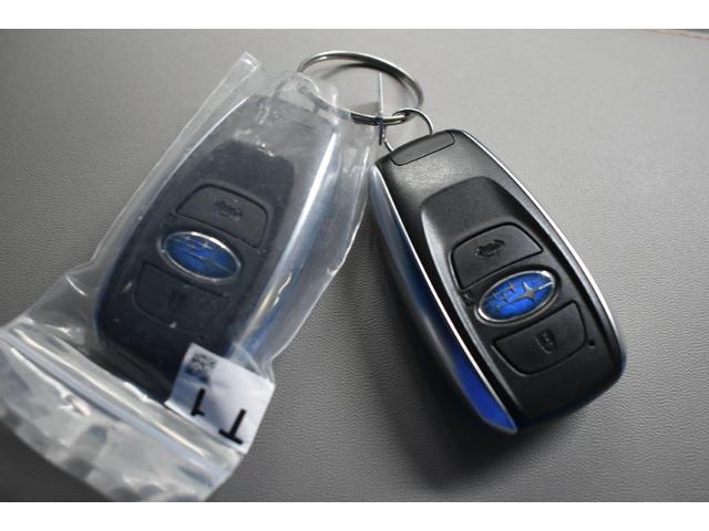 �X�}�[�g�L�[�t���Ȃ̂ŁA�h�A���b�N��J���w�P�{�Ń^�b�`���邾���I�i���̋󂫕߂�L�[���X�{�^���͎g���܂���B�����w�����ɁA�G���W���������邾���łn�j�I�j