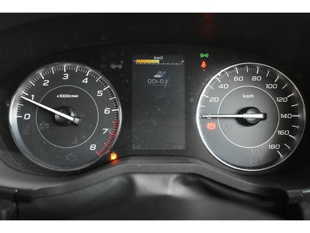 �u���b�N��̕����ՂƋ������̃����O���X�|�[�e�B���Ɛ�i�������o���郋�~�l�Z���g���[�^�[�ł�