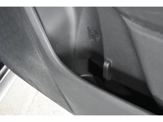 �h�A������ɂ͎��[�|�P�b�g���������܂��B