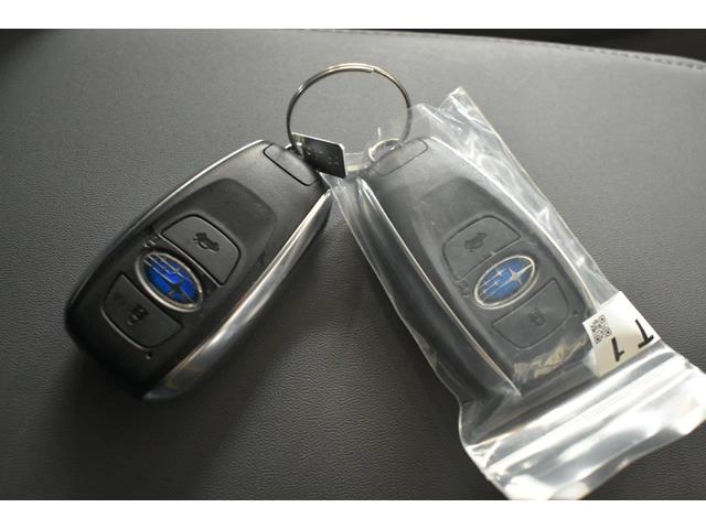 �X�}�[�g�L�[�t���Ȃ̂ŁA�h�A���b�N��J���w�P�{�Ń^�b�`���邾���I�i���̋󂫕߂�L�[���X�{�^���͎g���܂���B�����w�����ɁA�G���W���������邾���łn�j�I�j